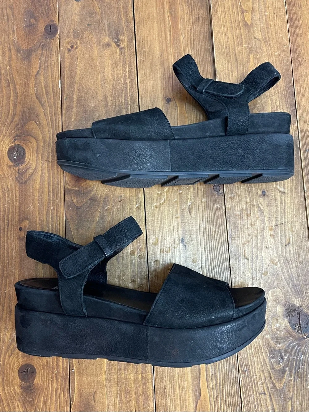 Eileen Fisher black leather platform sandals size 7.5